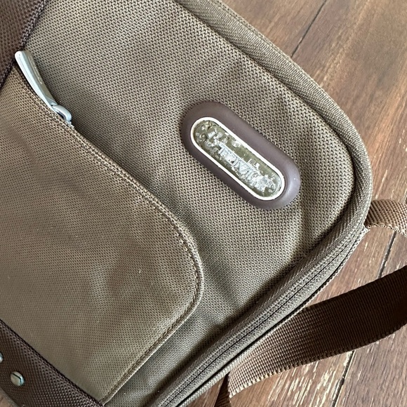 Tumi tech swing pack cross body bag - Picture 6 of 15